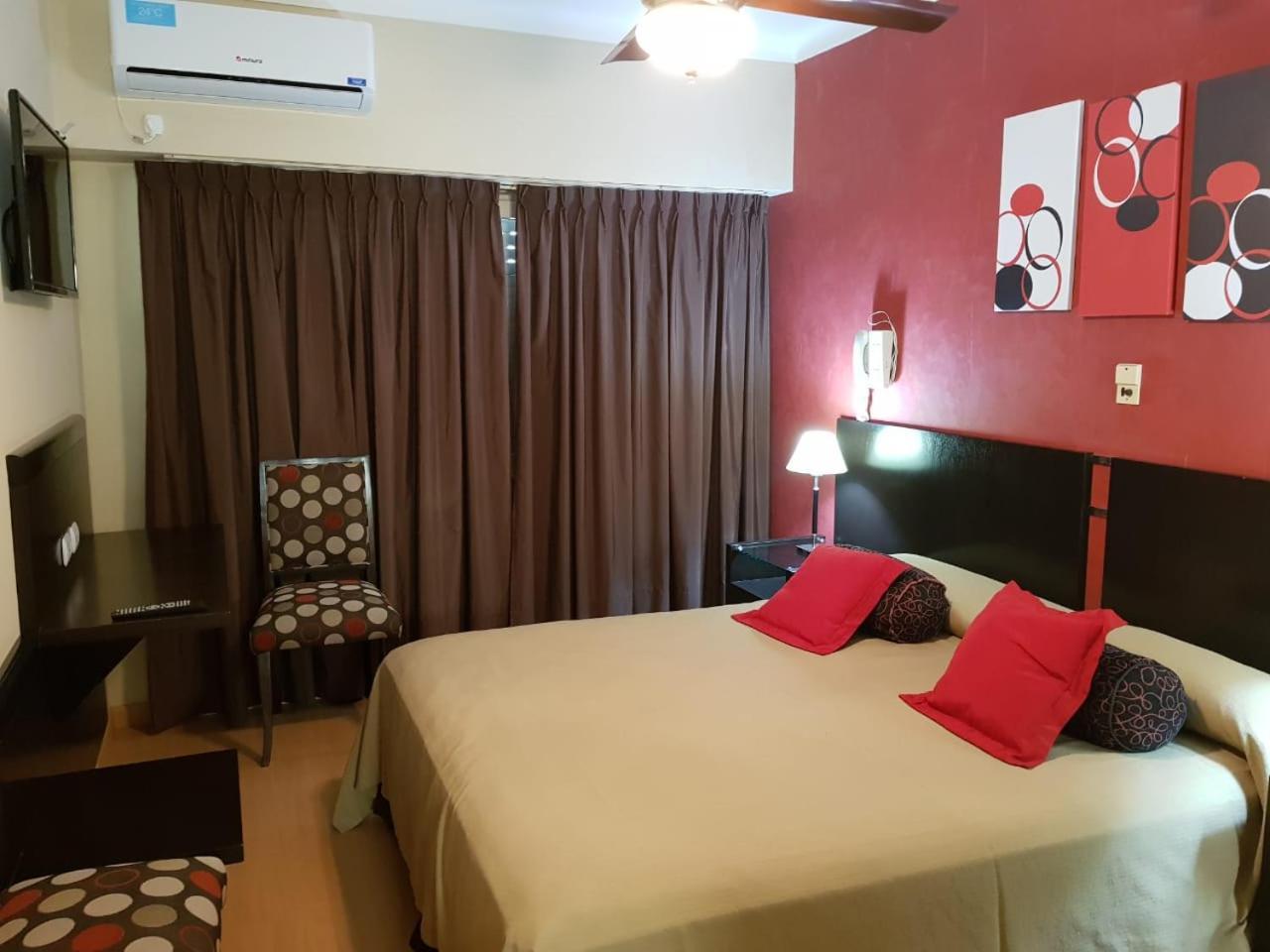 Hotel Trocadero Necochea Kültér fotó